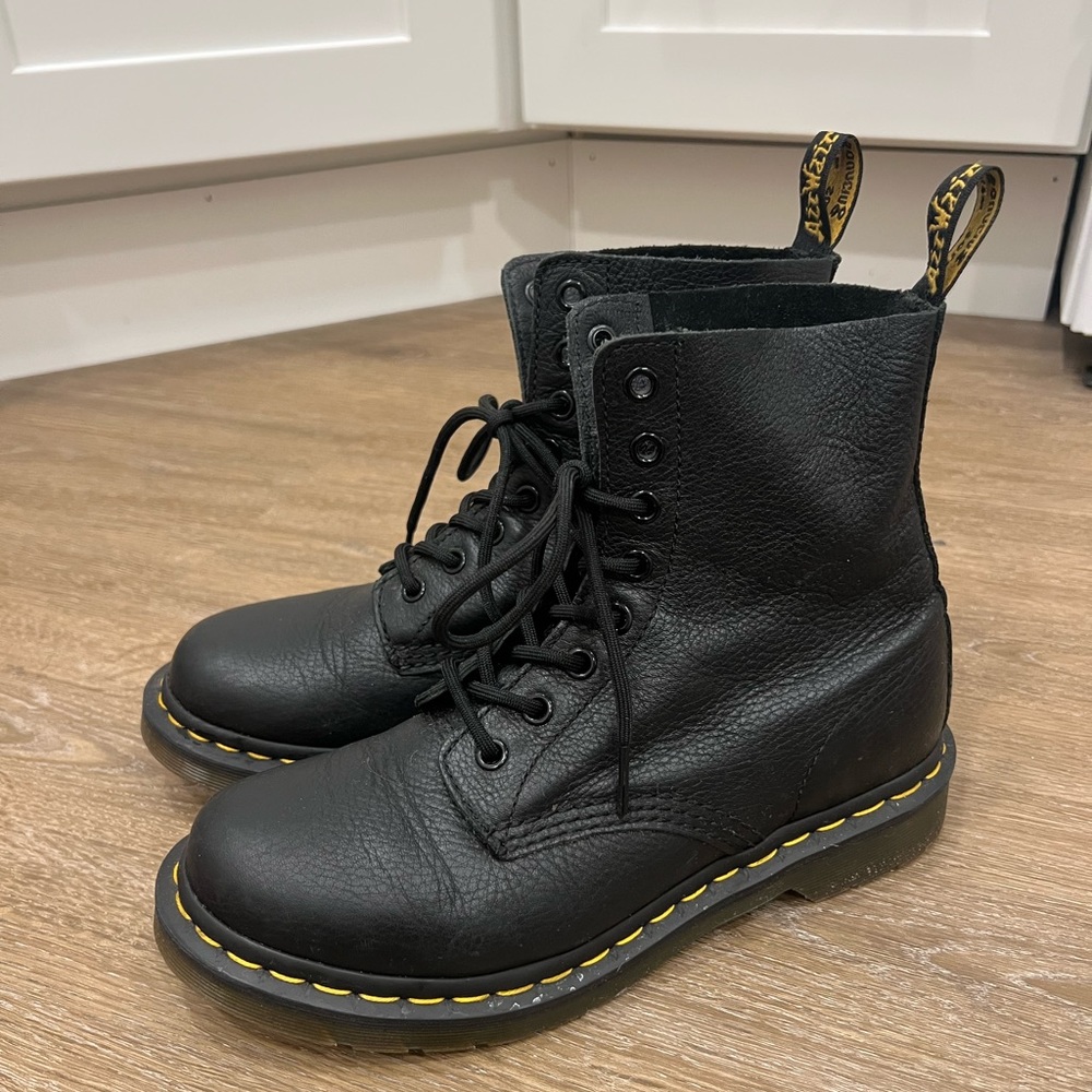 Doc martens 1460 Women’s pascal Virginia leather boots sz 7
